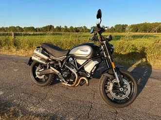 ducati-scrambler-1100-dark