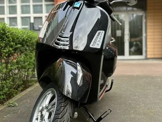 piaggio-vespa-gts-125-schwarz-keyless