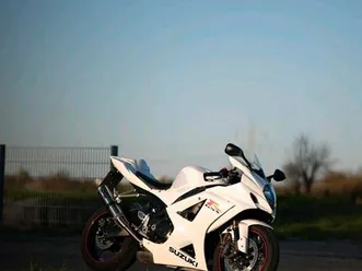 suzuki-gsx-r-1000-k7-k8