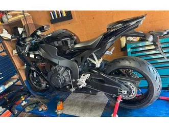 honda-fireblade-cbr-1000-ra-sc59-2500km