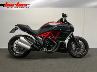 subliem-mooie-ducati-diavel-carbon-abs-diavelcarbon-bj2012-motoren-ducati-marktpla