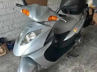 daelim-otello-125-ccm-roller-silber