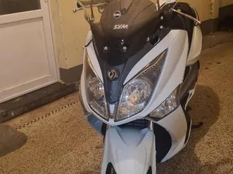 sym-joymax-125i-blanc