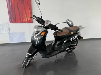 emco-novi-45-km-h-elektroroller-nur-72km