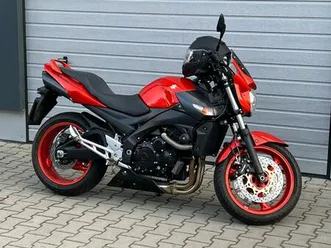 suzuki gsr 600