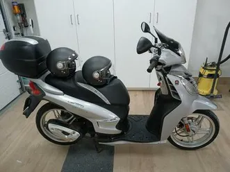 malaguti-centro-snorscooter-inclusief-2-helmen-scooters-kymco-marktplaats