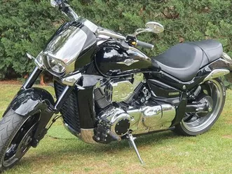 suzuki-intruder