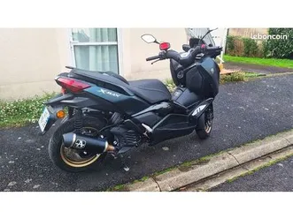 scooter-125-xmax-tech-max-proche-du-neuf