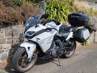 a-saisir-magnifique-gt-650-cfmoto-2023-tres-faible-kilometrage-plein-de-details-d