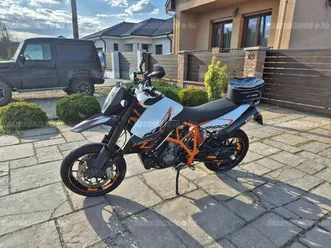 ktm-990-supermoto