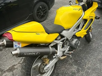 honda-vtr-1000-f-firestorm-2000