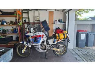 xrv750-africa-twin-rd04