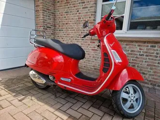 vespa-gts-250
