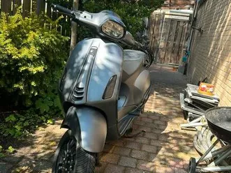 vespa-sprint-80cc-scooters-vespa-marktplaats
