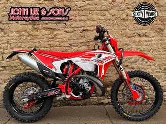 beta-rr200-x-pro-enduro-bike-new-2025-model-in-stock-gbp600-00-of-freebies
