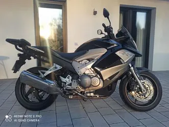 honda-vfr-800-crossrunner-rezerwacja-wreczyca-wielka