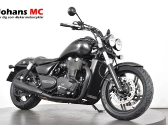 triumph-thunderbird-night-storm-1700-abs-o-2015