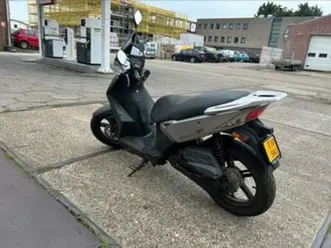 kymco-agility-16-inch-80cc-cilinder-brom-45km-4-takt-scooters-kymco-marktplaats
