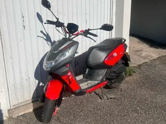 scooter-peugeot-streetzone-2019-2t