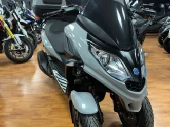 piaggio-mp3-300-hpe-2021-300-cm3-scooter-23-310-km-argent-74600-seynod