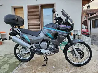 yamaha-xtz-750-grigio