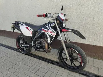 rieju-mrt-50-sm-2021-tylko-3600km-supermoto-cale-w-oryginale-jak-nowe-pleszew