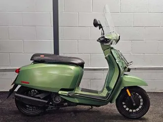 lambretta-v125-special-e5-learner-leagal-front-rack-october-2026-mot