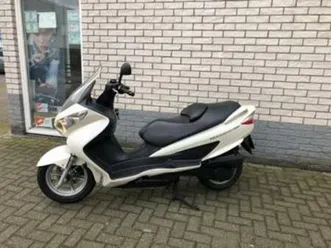 nette-suzuki-burgman-200cc-bj2013-32000km-super-netjes-motoren-suzuki-marktplaats