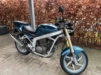 hyosung-gt-250-motorrad-moped-maschine-zweirad