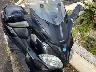 125-piaggo-casque-et-gant