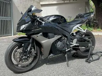 honda-cbr-600-rr-nero