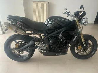 triumph street triple