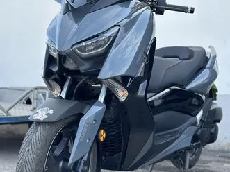 yamaha-xmax-125-scooter-corroios