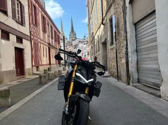 ducati-streetfigther-v4s