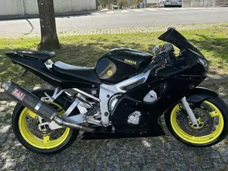 yamaha-r6-com-escape-yoshimura-arcozelo