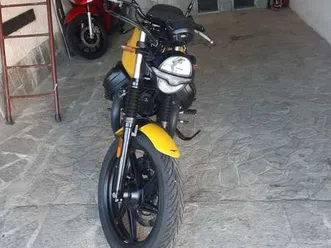 moto-guzzi-v-7-stone-giallo