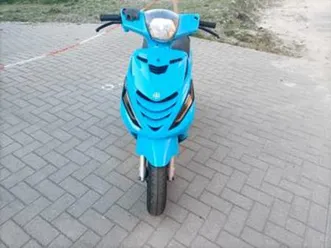 zip-4t-1e-eigenaar-ziet-foto-scooters-piaggio-marktplaats