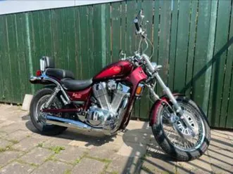 suzuki-vs-1400-intruder-lage-km-stand-16085-rood-motoren-suzuki-marktplaats