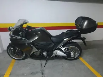 honda-vfr1200f-19-800-kms-lumiar