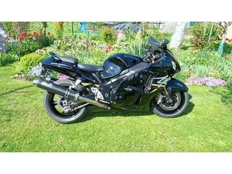 suzuki-gsx-1300r-hayabusa-2003-krasnik