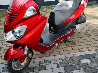 daelim-sq125-freewing-aus-1hand