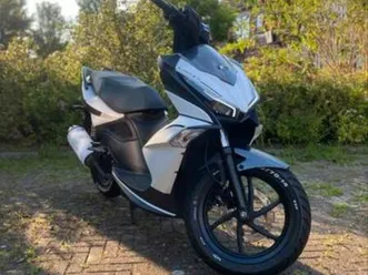 kymco-super-8-r-2023-weinig-km-mag-voor-eur1600-weg-scooters-kymco-marktplaats