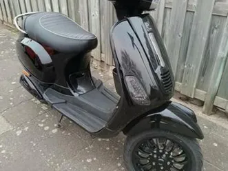 vespa-s-50cc-2t-met-sprint-velgen-uniek-scooters-vespa-marktplaats