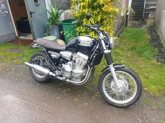 triumph-thunderbird-900-mit-maengel-tuev-bis-juni-25