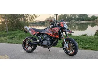 ktm-950-supermoto-r