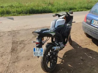 vand-moto-50-cc-en-l'etat