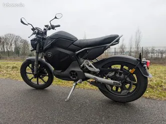 supersoco-full-black-tc-max-2022-125cm2-super-soco