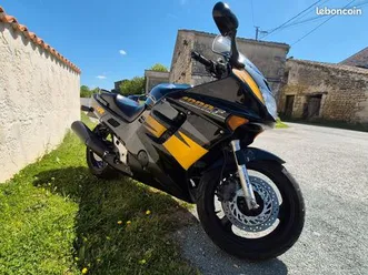 honda-cbr1000f-sc25-dual-cbs