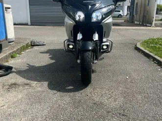 vend-honda-goldwing-1832-cc-luxe