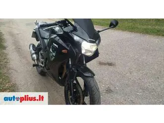 honda-cbr-125-cc-street-classic